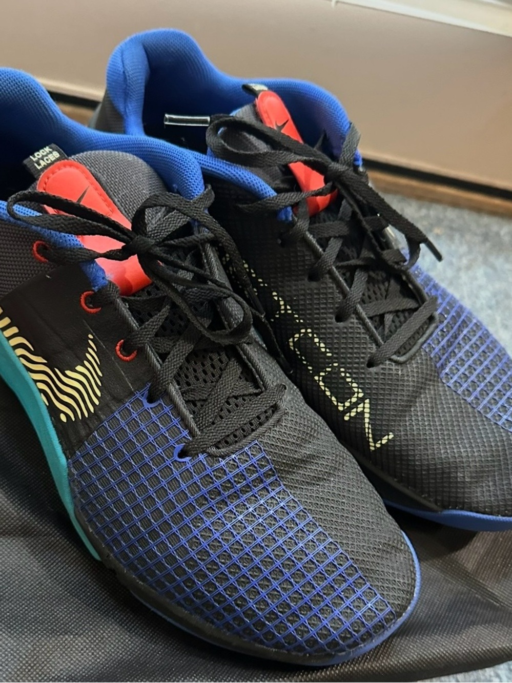 Nike Black and Blue Men's metcon  Shoes with Teal and Red Accents